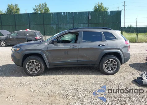 2022 Jeep Cherokee Trailhawk 4X4 z USA, uszkodzony, nr VIN 1C4PJMBX7ND546193
